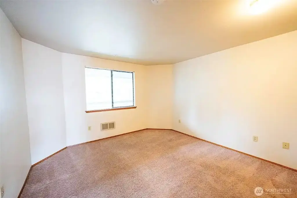645 W Nickerson Street, Seattle, WA 98119 