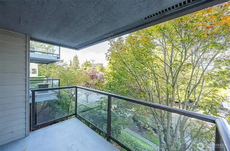 645 W Nickerson Street, Seattle, WA 98119 