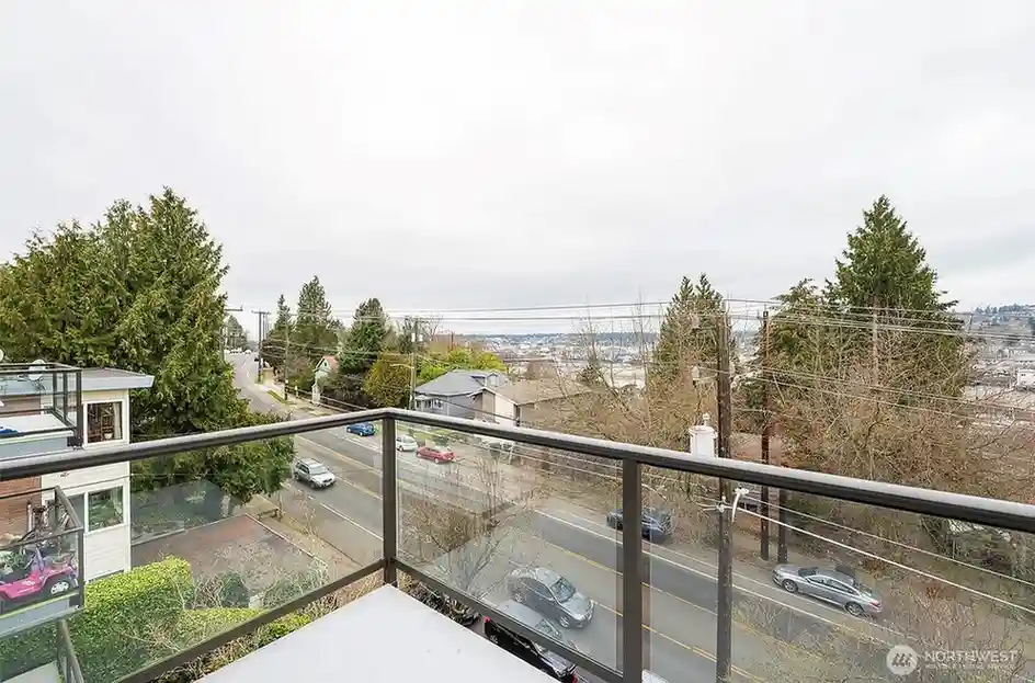 645 W Nickerson Street, Seattle, WA 98119 