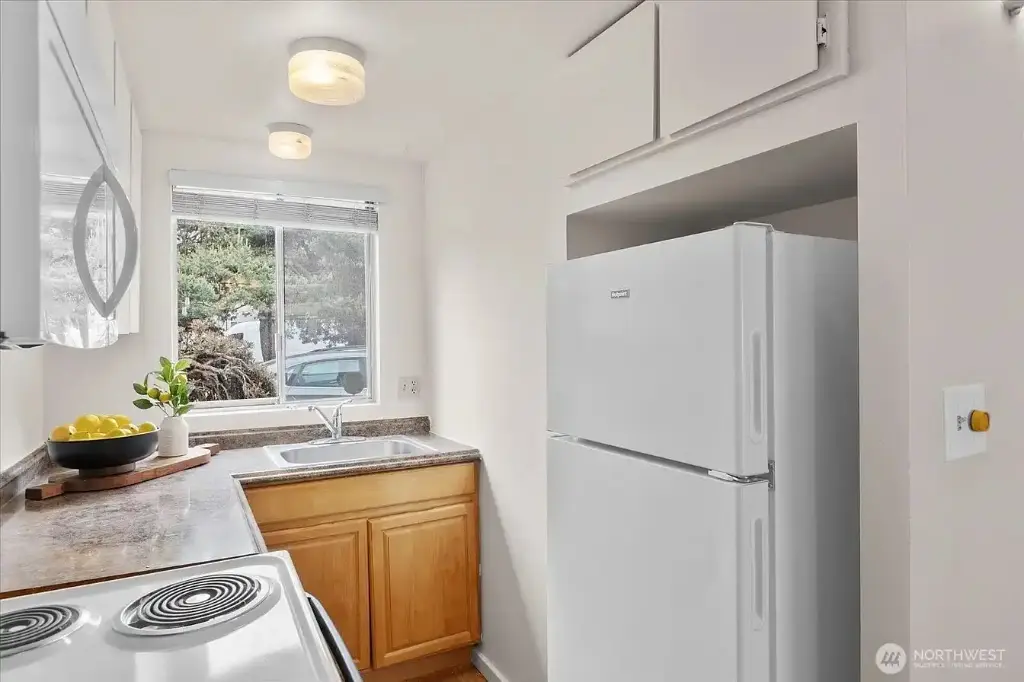 2 SW 119th Street, Burien, WA 98146 