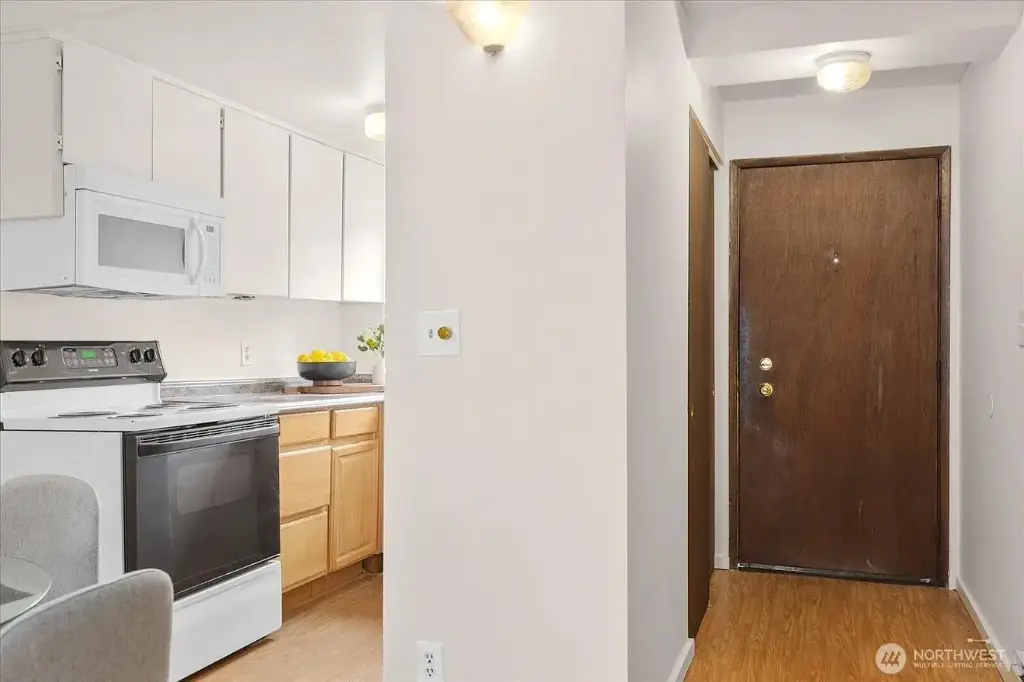 2 SW 119th Street, Burien, WA 98146 