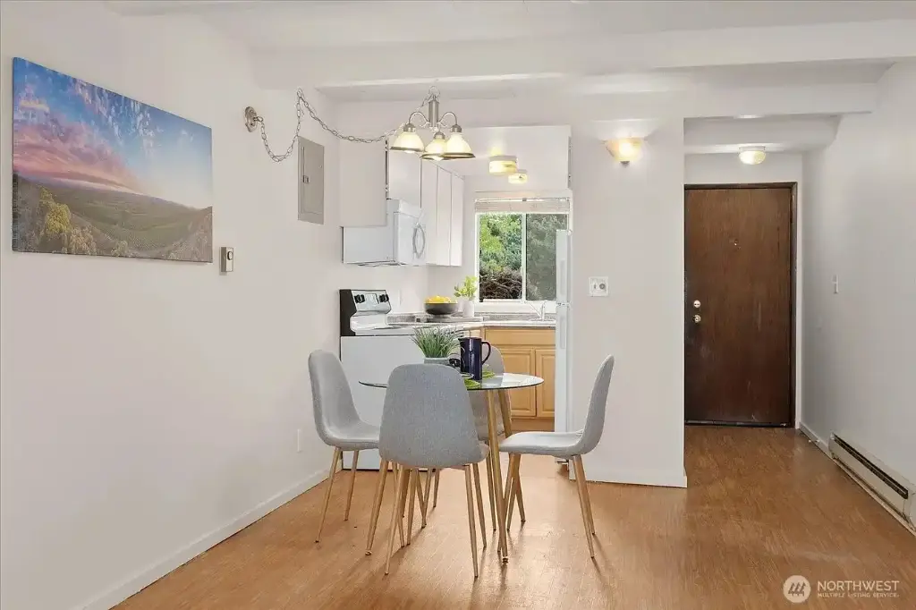 2 SW 119th Street, Burien, WA 98146 
