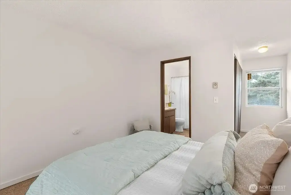 2 SW 119th Street, Burien, WA 98146 