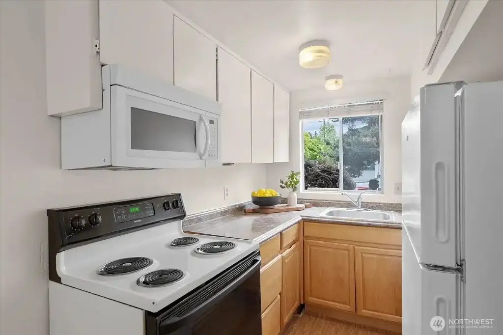 2 SW 119th Street, Burien, WA 98146 