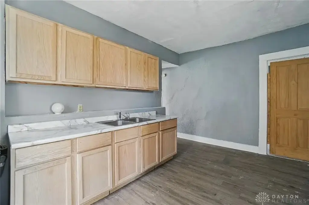 2100 Wayne Ave, Dayton, OH 45410 