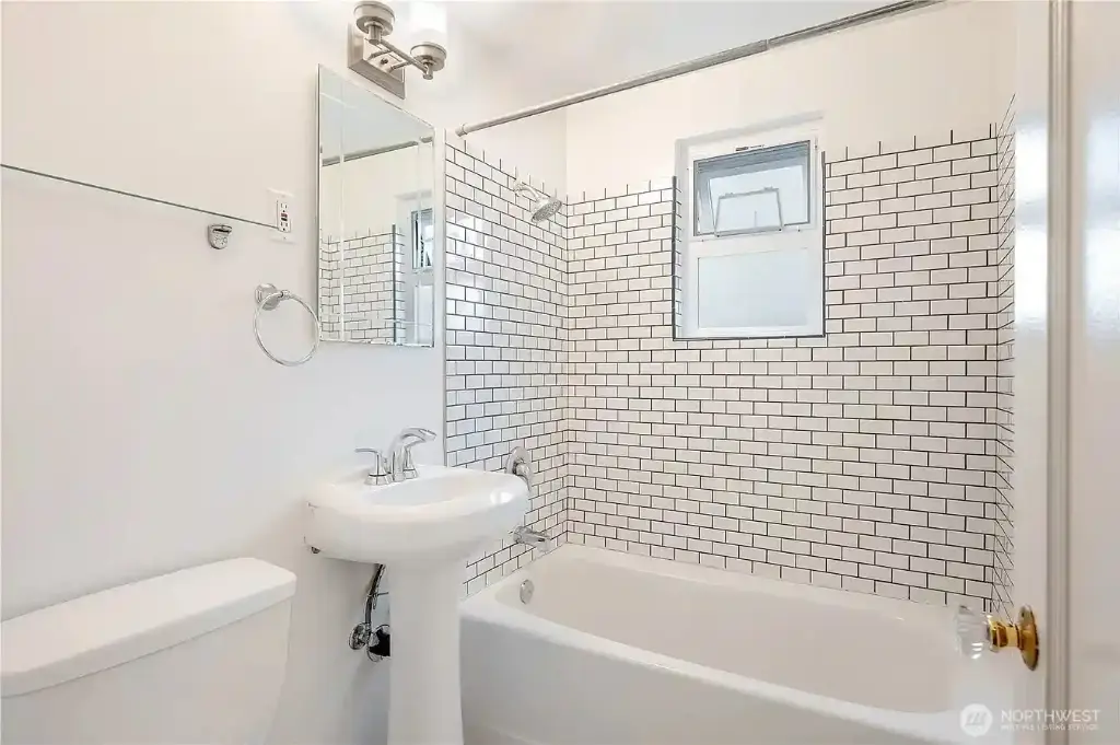 702 710 N 41st Street, Seattle, WA 98103 