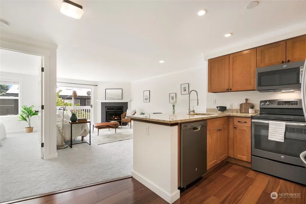 411 N 90th Street UNIT 305, Seattle, WA 98103 