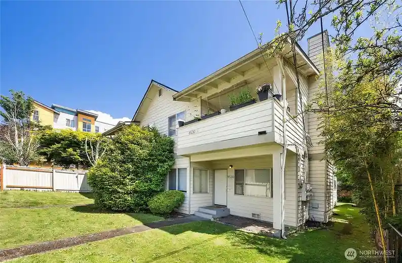 8530 Nesbit Avenue N, Seattle, WA 98103 
