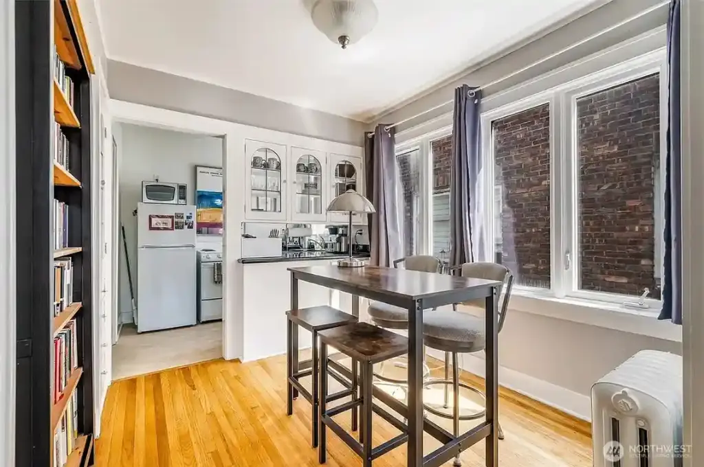 746 10th Avenue E, Seattle, WA 98102 