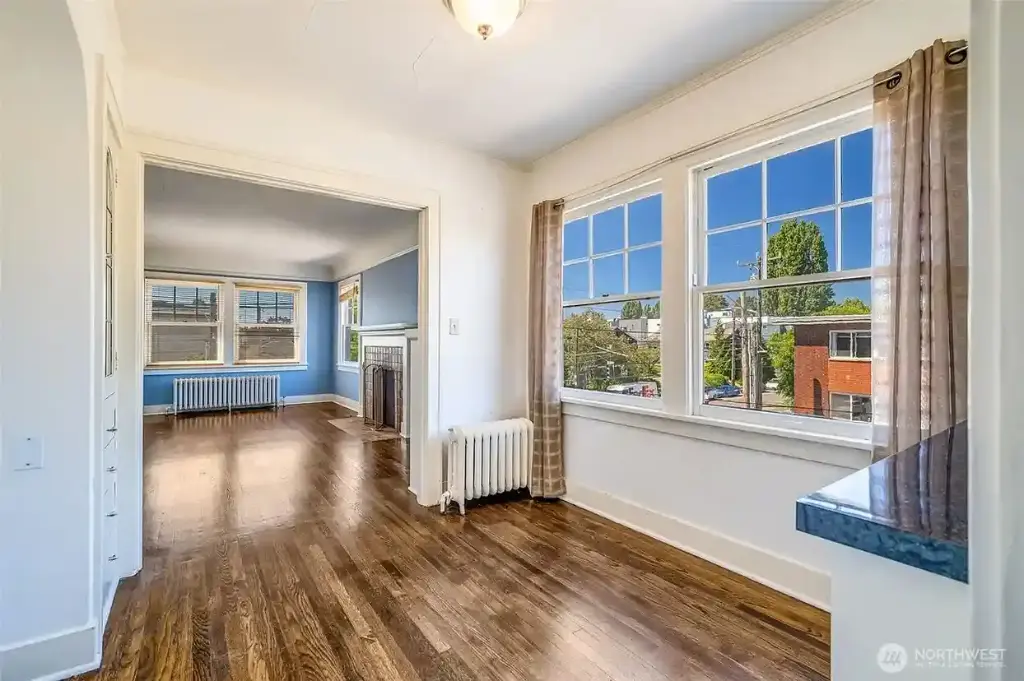 746 10th Avenue E, Seattle, WA 98102 