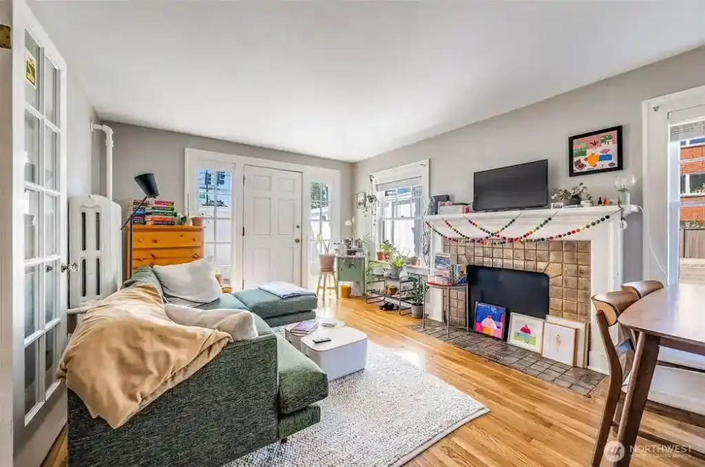 746 10th Avenue E, Seattle, WA 98102 