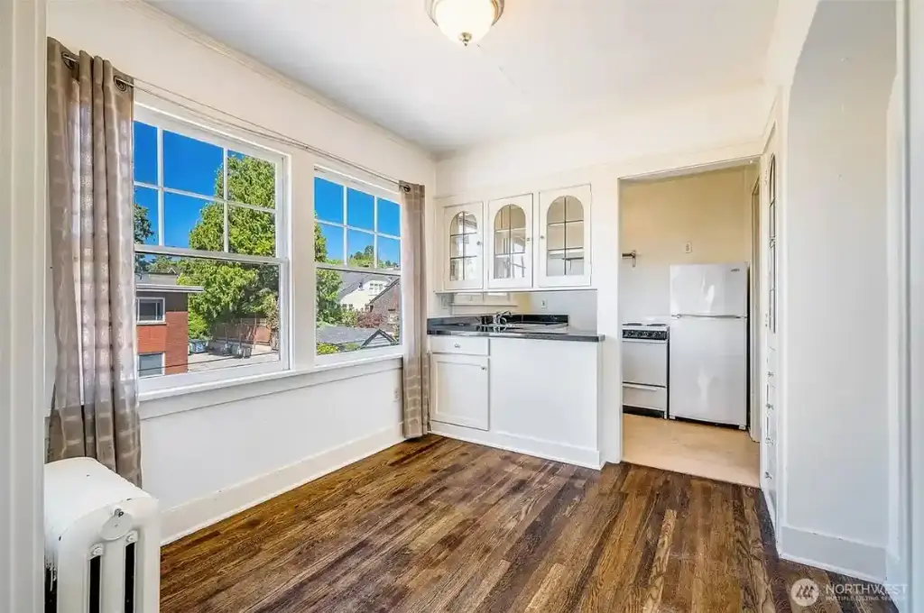 746 10th Avenue E, Seattle, WA 98102 