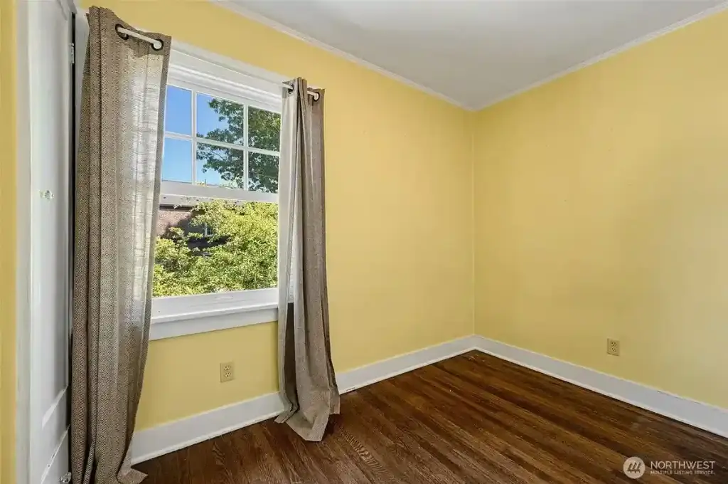 746 10th Avenue E, Seattle, WA 98102 