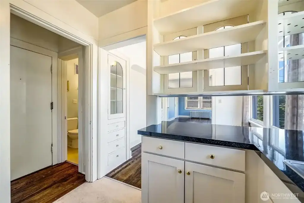 746 10th Avenue E, Seattle, WA 98102 