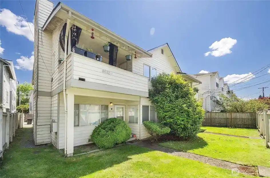8530 Nesbit Avenue N, Seattle, WA 98103 