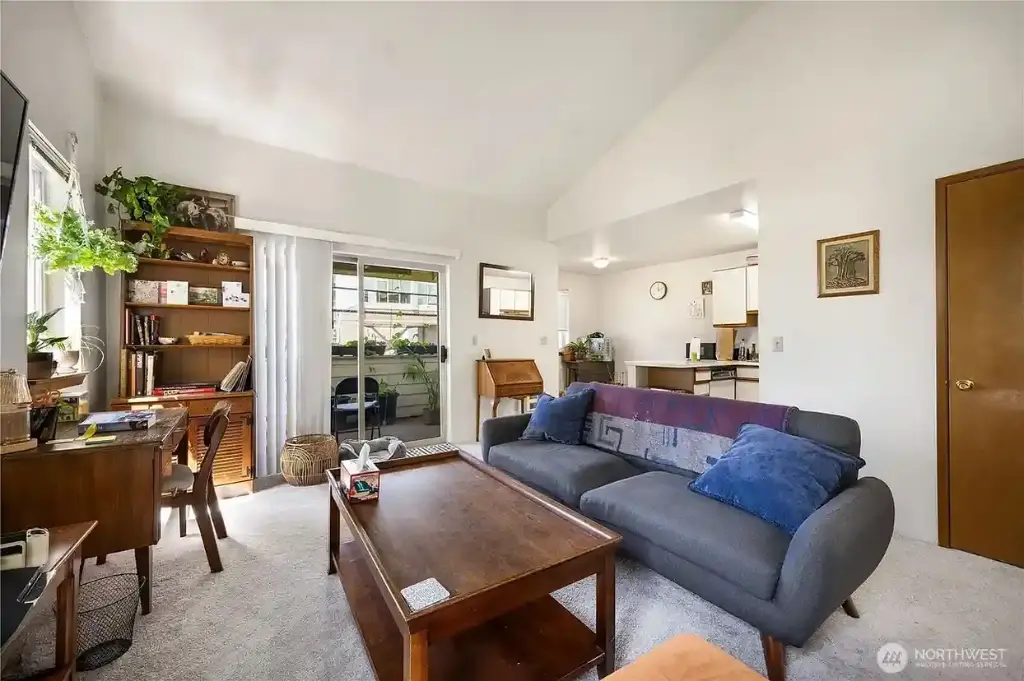 8530 Nesbit Avenue N, Seattle, WA 98103 