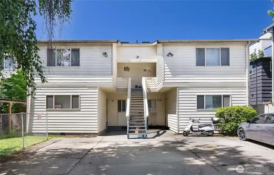 8530 Nesbit Avenue N, Seattle, WA 98103 