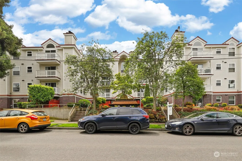 411 N 90th Street UNIT 305, Seattle, WA 98103 