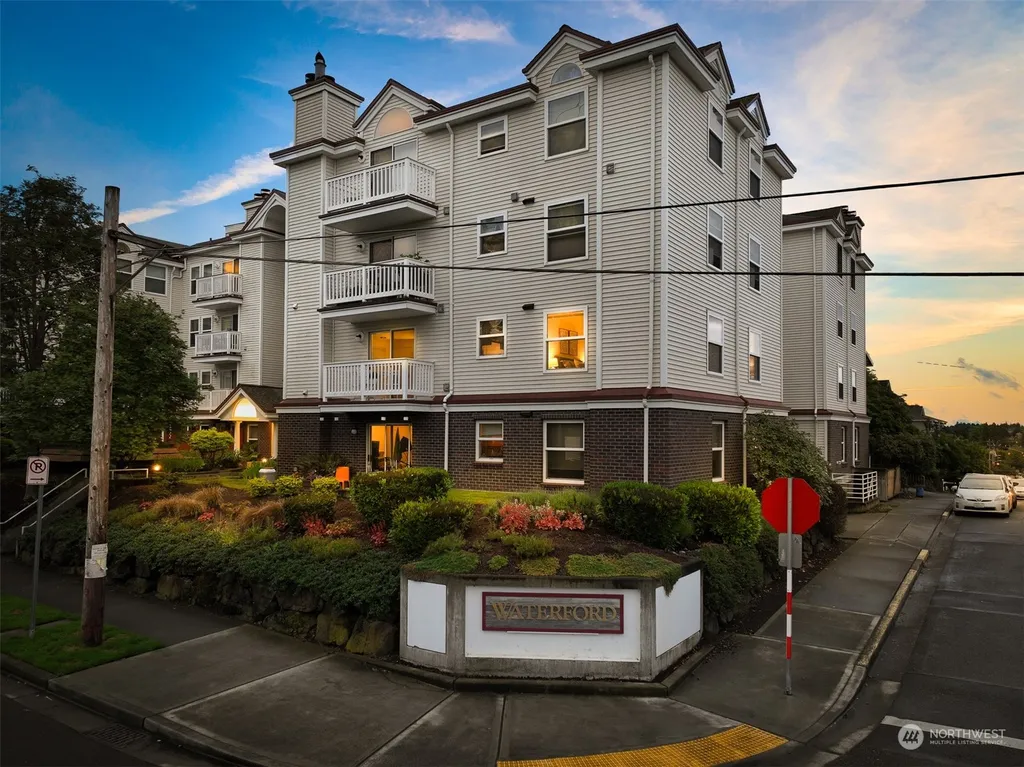 411 N 90th Street UNIT 305, Seattle, WA 98103 