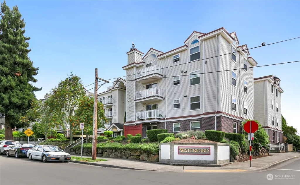 411 N 90th Street UNIT 305, Seattle, WA 98103 