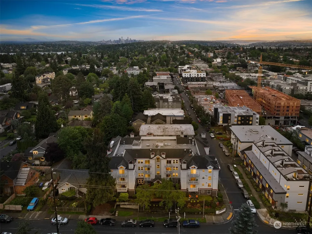 411 N 90th Street UNIT 305, Seattle, WA 98103 