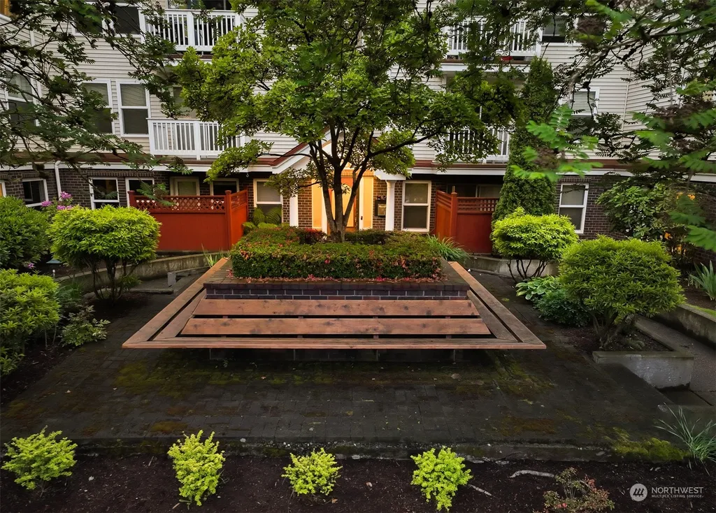 411 N 90th Street UNIT 305, Seattle, WA 98103 