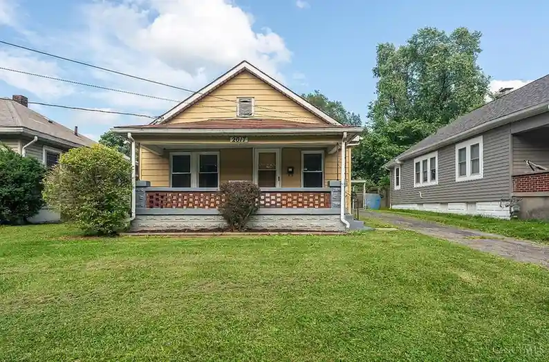 2017 Winton St, Middletown, OH 45044