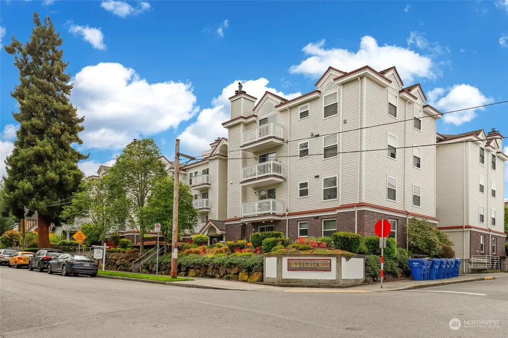 411 N 90th Street UNIT 305, Seattle, WA 98103 