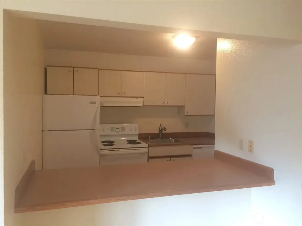 5210 11th Avenue NE, Seattle, WA 98105 