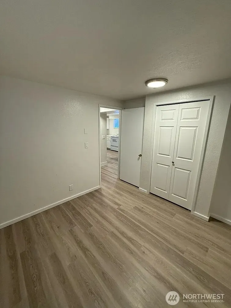 5210 11th Avenue NE, Seattle, WA 98105 