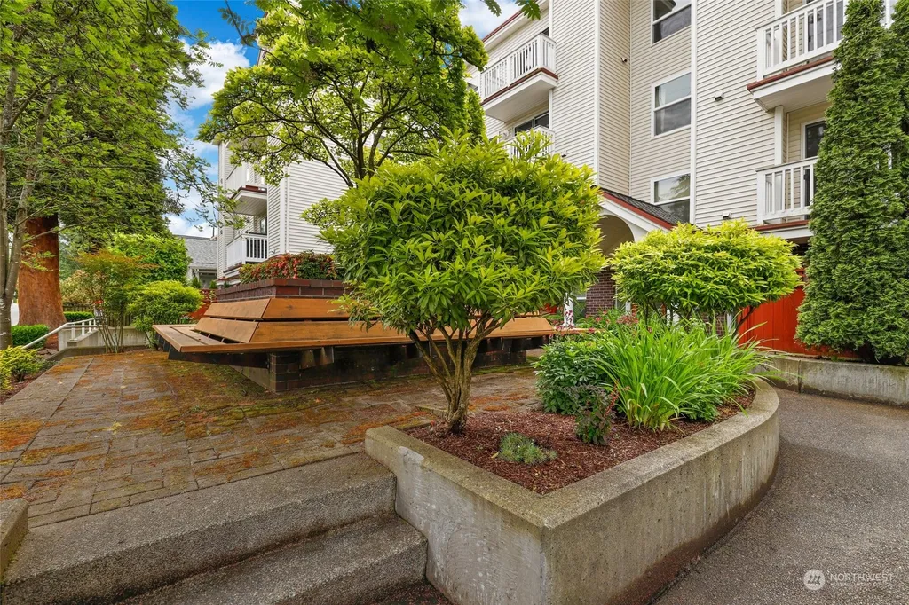 411 N 90th Street UNIT 305, Seattle, WA 98103 