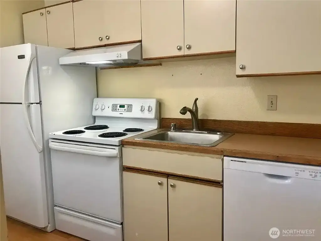 5210 11th Avenue NE, Seattle, WA 98105 