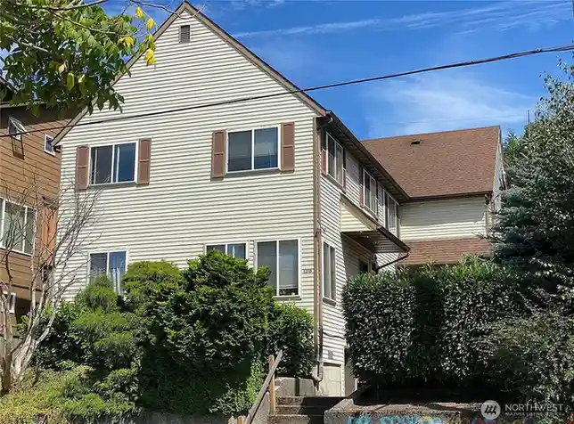 5210 11th Avenue NE, Seattle, WA 98105 