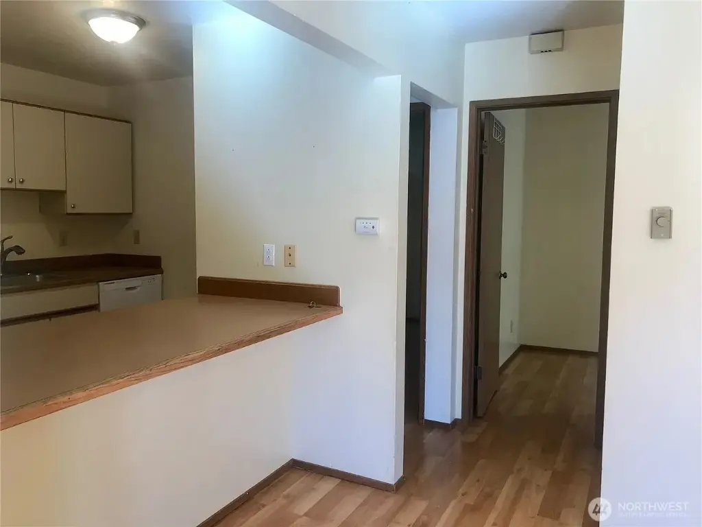 5210 11th Avenue NE, Seattle, WA 98105 