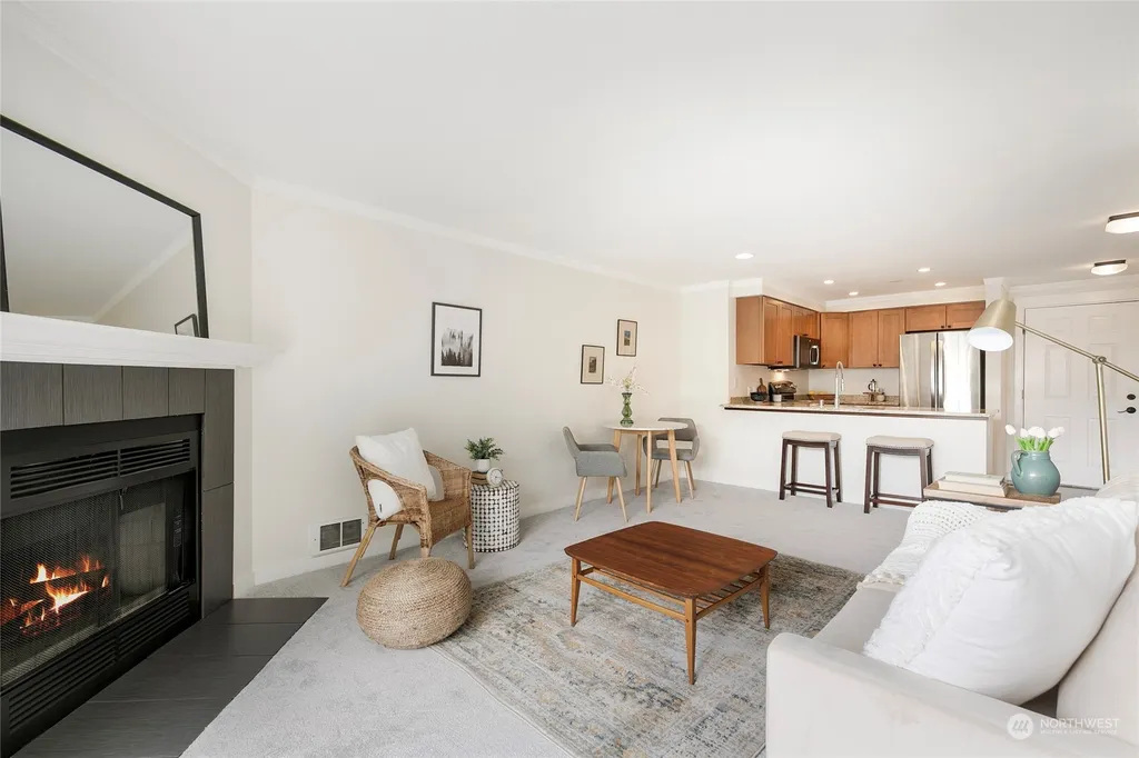 411 N 90th Street UNIT 305, Seattle, WA 98103 