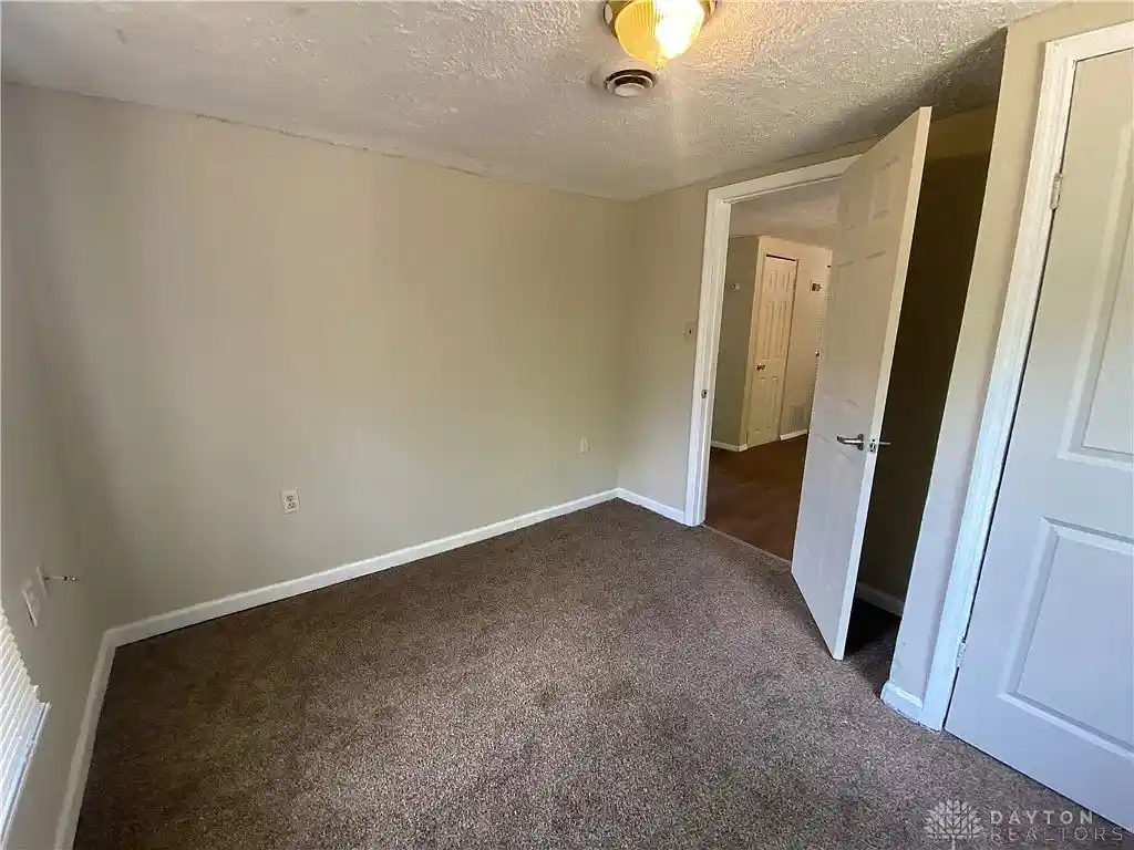 415 W Dayton Yellow Springs Rd, Fairborn, OH 45324 