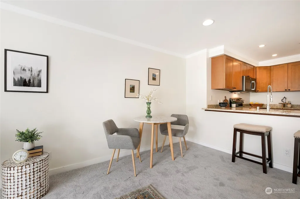411 N 90th Street UNIT 305, Seattle, WA 98103 