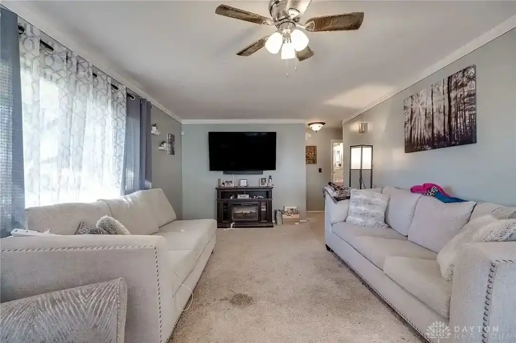 30 Whispering Dr, Trotwood, OH 45426 