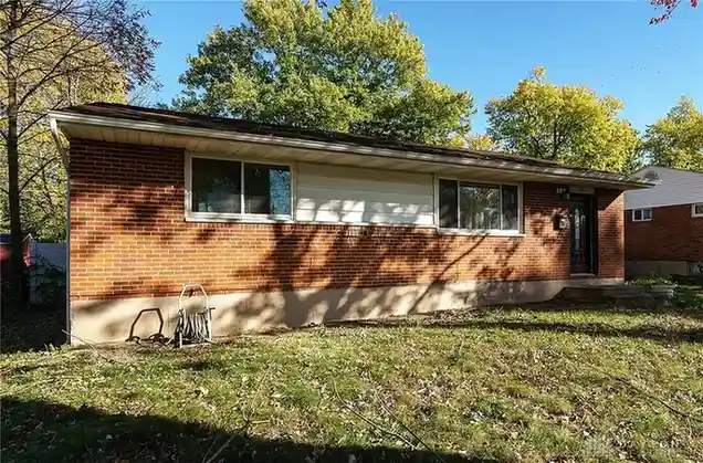 30 Whispering Dr, Trotwood, OH 45426 