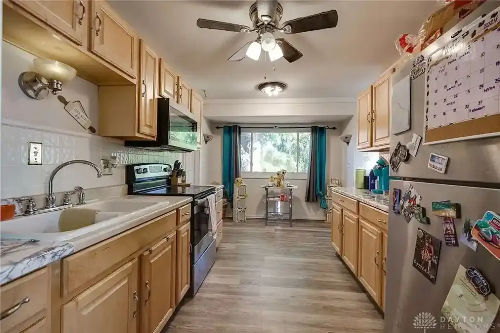 30 Whispering Dr, Trotwood, OH 45426 