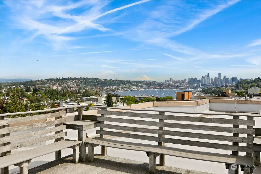 4020 Aurora Avenue N UNIT 402, Seattle, WA 98103 