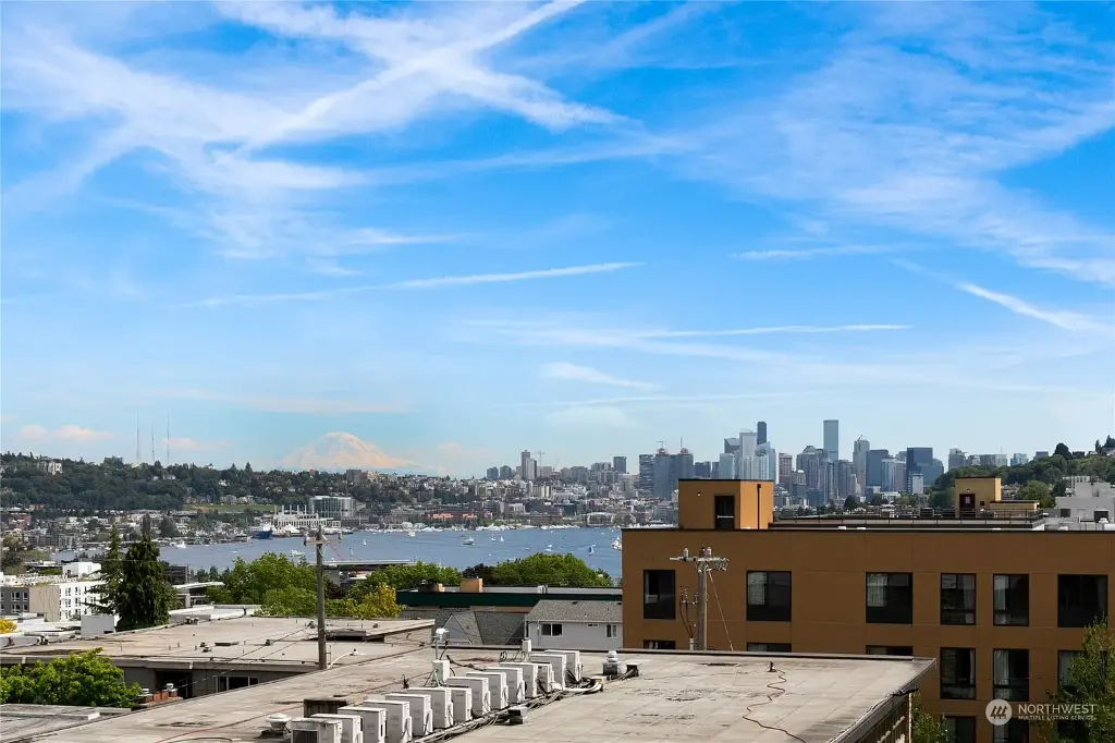 4020 Aurora Avenue N UNIT 402, Seattle, WA 98103 