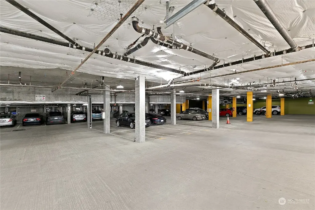 4020 Aurora Avenue N UNIT 402, Seattle, WA 98103 