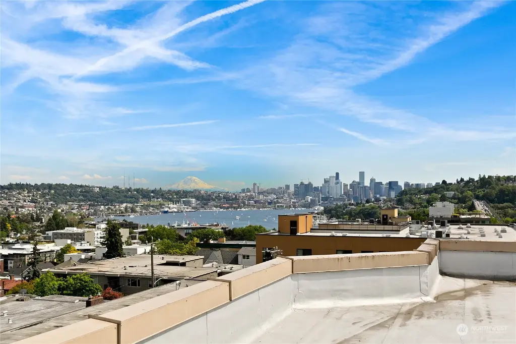 4020 Aurora Avenue N UNIT 402, Seattle, WA 98103 