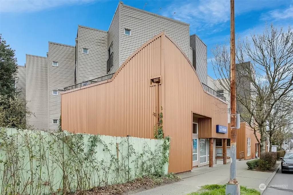 4020 Aurora Avenue N UNIT 402, Seattle, WA 98103 