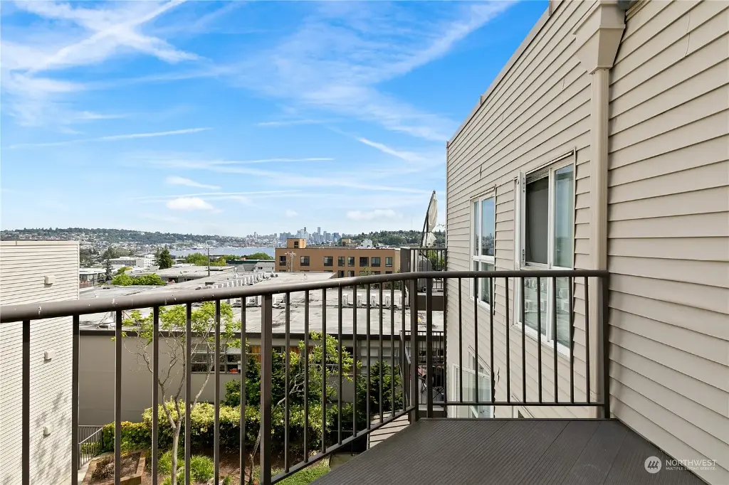 4020 Aurora Avenue N UNIT 402, Seattle, WA 98103 