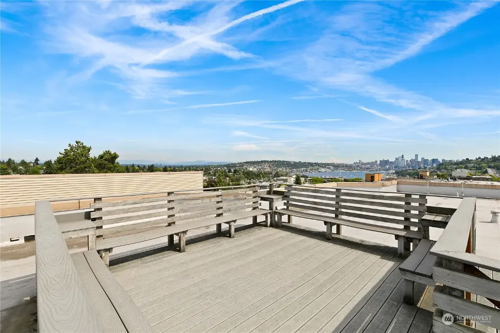 4020 Aurora Avenue N UNIT 402, Seattle, WA 98103 