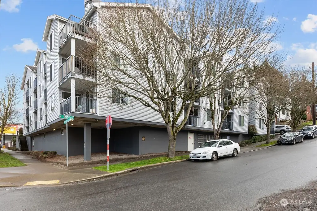9200 Greenwood Avenue N UNIT 306, Seattle, WA 98103 