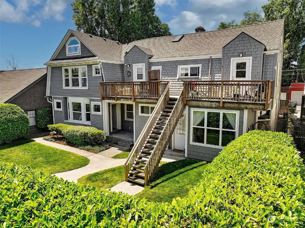 The Federal Haven Colonial Revival with Eight Unique Apartments 