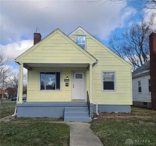 2425 Oakridge Dr, Dayton, OH 45417 